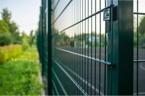 chain link fencing contractors